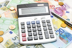 Beim Steuerberater Sparen? Fotolia 93415525 S